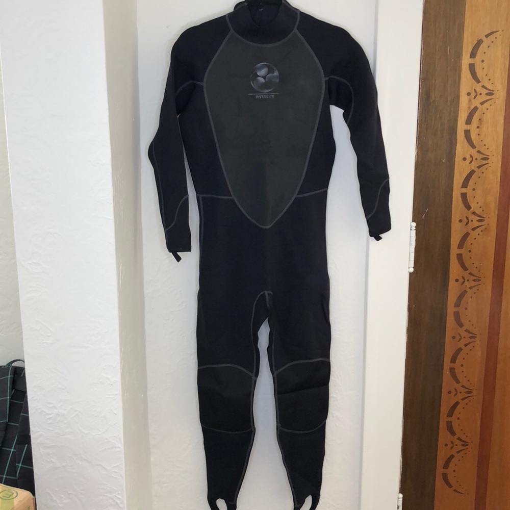 RYUKYU Men’s Long Sleeve Wetsuit Size Small 2/2 M